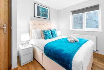 Stylish Two Bed - Two Parking Spaces - Stourbridge