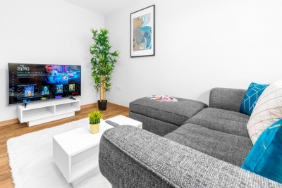 Stylish Two Bed - Two Parking Spaces - Stourbridge