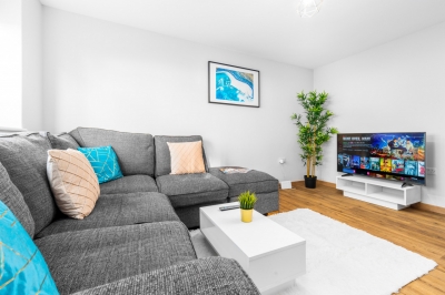 Two Bed Apartment - Two Parking Spaces - Stourbridge