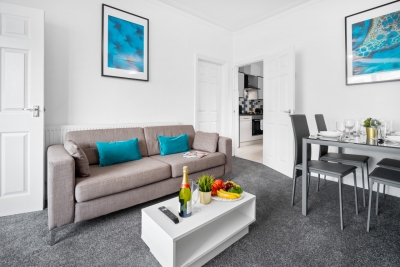 Two Bed House - Courtyard - Parking - Harborne