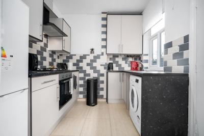 Two Bed House - Courtyard - Parking - Harborne