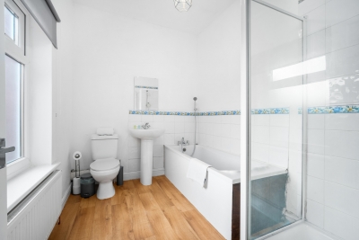Two Bed House - Courtyard - Parking - Harborne