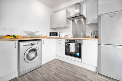 Stylish 2 Bed Apartment -  Parking - Smart TV - WIFI