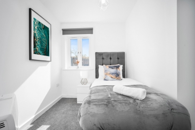 Stylish 2 Bed Apartment -  Parking - Smart TV - WIFI