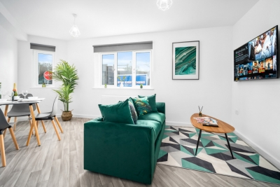 Stylish 2 Bed Apartment -  Parking - Smart TV - WIFI