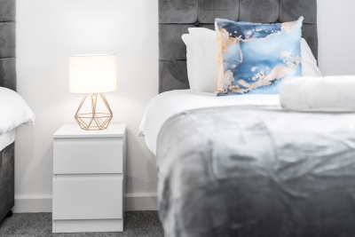 Stylish 2 Bed Apartment -  Parking - Smart TV - WIFI