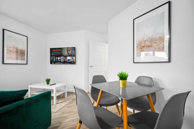 Stylish Apartment * 2 Bedroom * Netflix WIFI