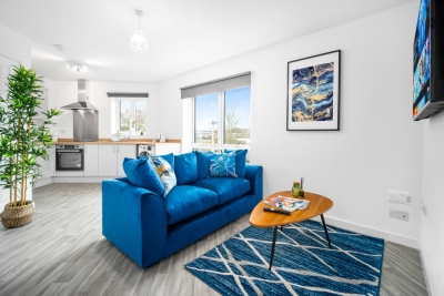 Stylish 2 Bed Apartment -  Parking - Smart TV - WIFI