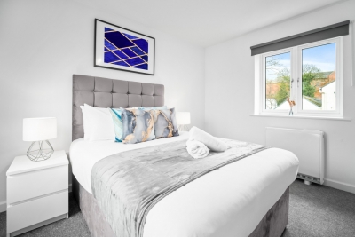 Stylish 2 Bed Apartment -  Parking - Smart TV - WIFI