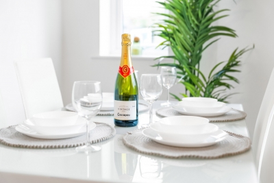 Stylish 2 Bedroom Apartment -  Parking - Smart TV - WIFI 51