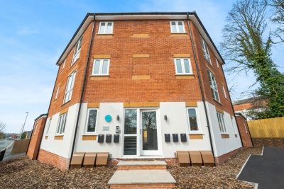 Stylish 2 Bed Apartment -  Parking - Smart TV - WIFI