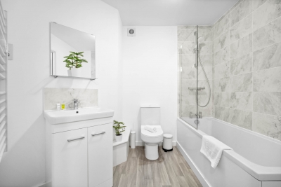 Stylish 2 Bed Apartment -  Parking - Smart TV - WIFI