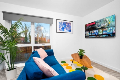 Stylish 2 Bed Apartment -  Parking - Smart TV - WIFI