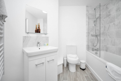 Stylish 2 Bed Apartment -  Parking - Smart TV - WIFI