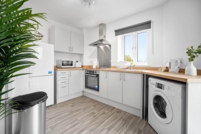 Stylish 2 Bed Apartment -  Parking - Smart TV - WIFI