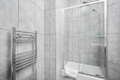 Modern Apartment - On Street Parking - Rowley Regis