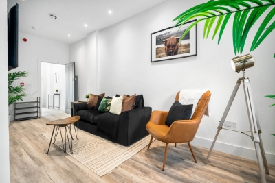 Modern Apartment - On Street Parking - Rowley Regis