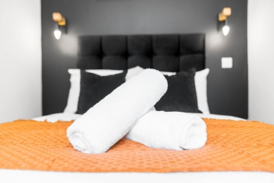 Modern Apartment - On Street Parking - Rowley Regis