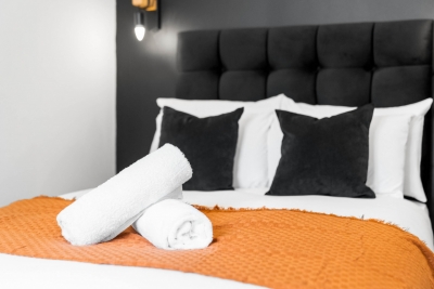 Modern Apartment - On Street Parking - Rowley Regis