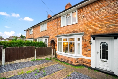 Three Bedroom House - Parking - Garden