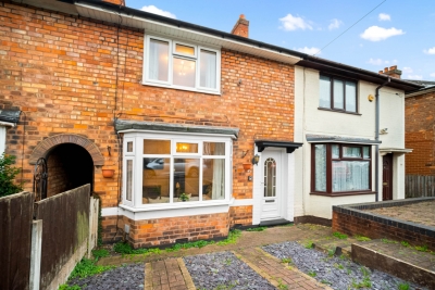 Three Bedroom House - Parking - Garden