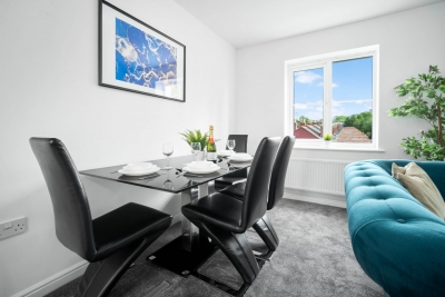 Stylish 2 Bedroom Apartment - Parking - Smart TV - WIFI