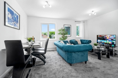 Stylish 2 Bedroom Apartment - Parking - Smart TV - WIFI