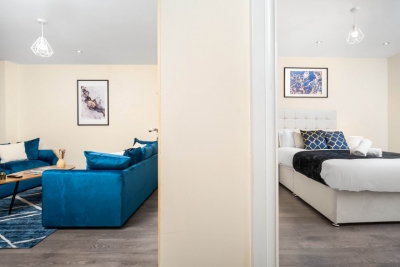 Modern 4 Bedroom House - Garden - Parking