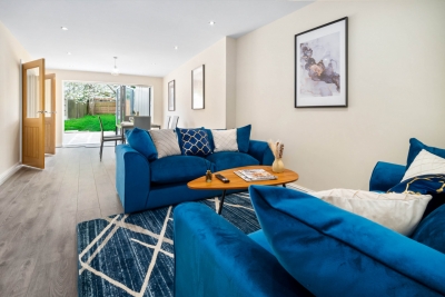 Modern 4 Bedroom House - Garden - Parking