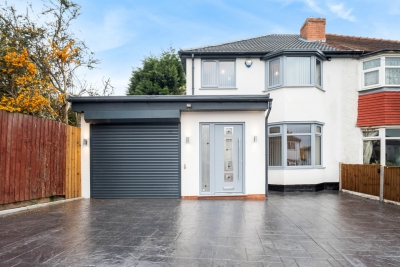 Modern 4 Bedroom House - Garden - Parking