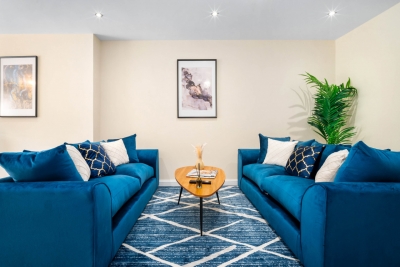 Modern 4 Bedroom House - Garden - Parking