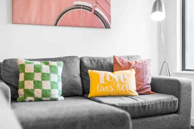 Modern 2 Bed Apartment - Smart TV - WIFI