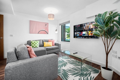 Modern 2 Bed Apartment - Smart TV - WIFI