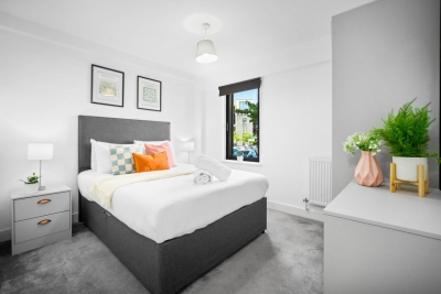Modern 2 Bed Apartment - Smart TV - WIFI