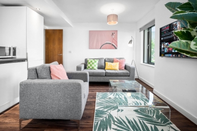 Modern 2 Bed Apartment - Smart TV - WIFI