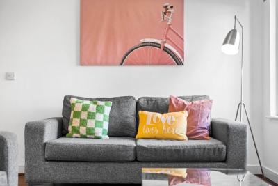 Modern 2 Bed Apartment - Smart TV - WIFI