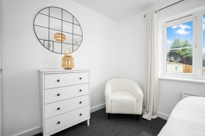 2 Bedroom House - Parking - Garden - Oldbury