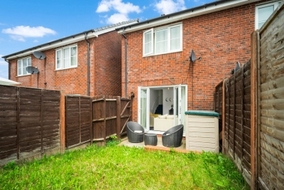 2 Bedroom House - Parking - Garden - Oldbury