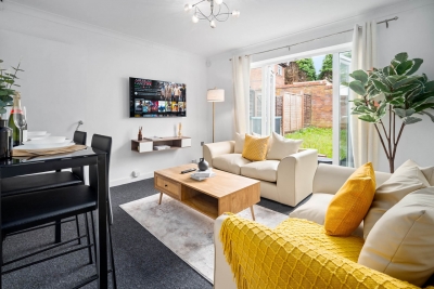 2 Bedroom House - Parking - Garden - Oldbury