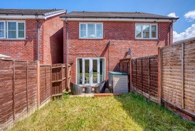 2 Bedroom House - Parking - Garden - Oldbury