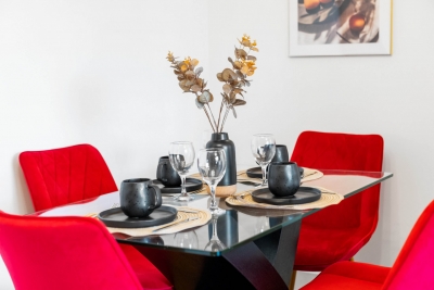 Modern B1 Apartment - 2 Bedrooms - Balcony