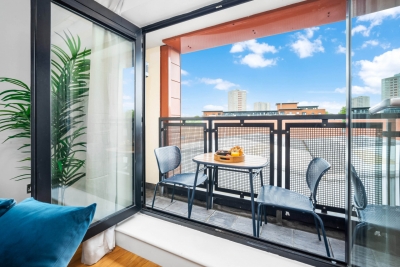 Modern B1 Apartment - 2 Bedrooms - Balcony