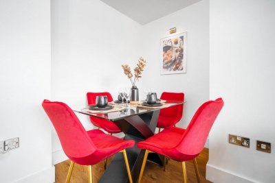 Modern B1 Apartment - 2 Bedrooms - Balcony