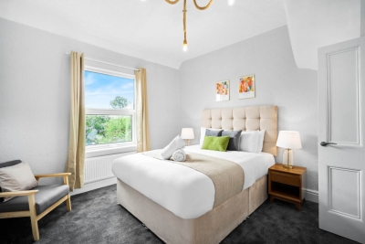 Stylish 3 Bed House - 6 Guests - Garden - Parking