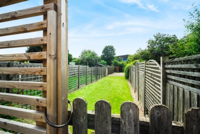 Stylish 3 Bed House - 6 Guests - Garden - Parking