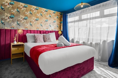 Stylish 3 Bedroom House - Parking - Garden