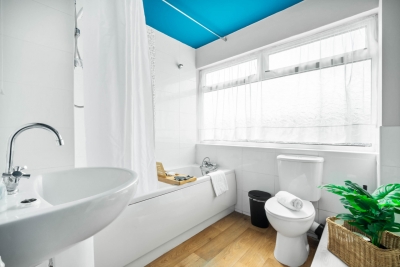 Stylish 3 Bedroom House - Parking - Garden