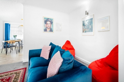 Stylish 3 Bedroom House - Parking - Garden