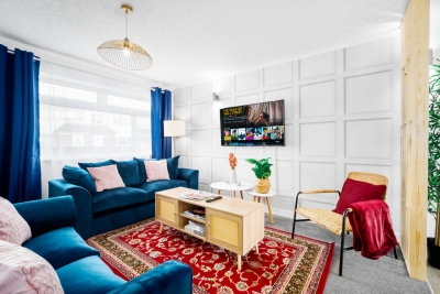 Stylish 3 Bedroom House - Parking - Garden