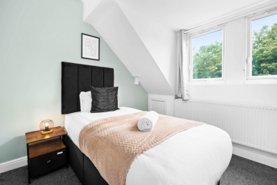 Modern 3 Bed House - Garden - Parking - Harborne